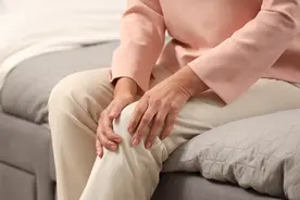 腿痛的元凶居然是肺癌？出现这几种腿部情况要注意图片