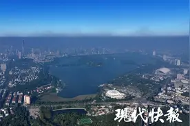 半边蓝天半边云！冷空气过境，南京天空现“分割线”图片