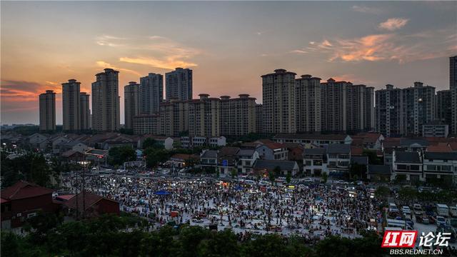 【每日一图@湖南】打卡澧县网红夜市，一叶庵下的人间烟火