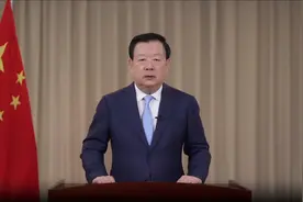 中央港澳办主任夏宝龙：让美国那些“乡巴佬们”在中华民族五千年文明面前去哀鸣吧图片