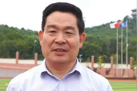 开学寄语|枣庄市第二实验学校校长董业文：愿同学们拥抱美好未来图片