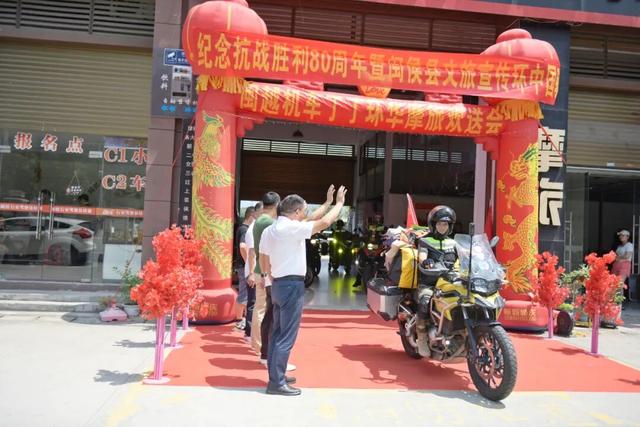 他孤身骑行4万公里，只为这件事！
