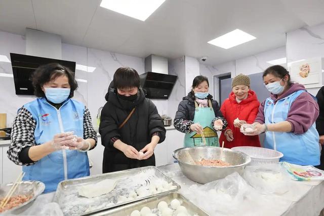 时政微观察丨非凡“十四五	”，民生答卷有厚度更有温度