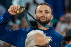 库里：直到现在 我还会回看奥运决赛的集锦图片