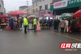 东安县花桥镇：多方精准护平安 春节坚守保畅通图片