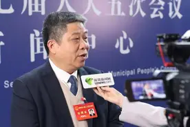 深圳市人大代表黄振辉：适当降低地铁票价，推动绿色出行图片