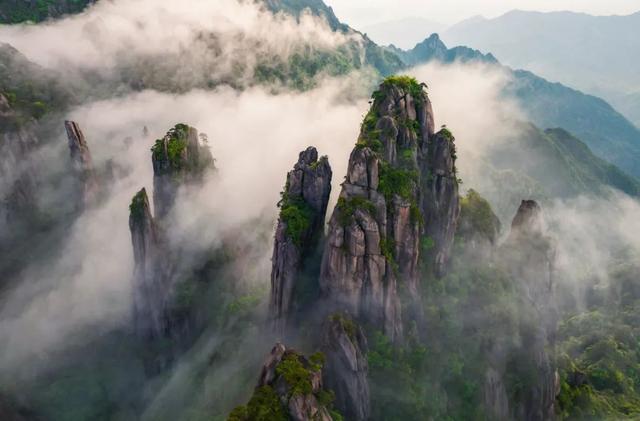 山在云中“飘”，人在画中“游”！这趟“追云之旅”别错过