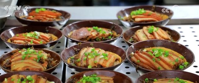 提供早餐、开放机关食堂、增开临时停车场……各地“多点发力”保障游客体验