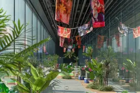 “网红”镜厅变身“赛博朋克植物园”！浦东美术馆首办女性艺术家个展图片