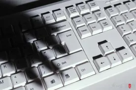 一千七的电脑只值三四百？我是不是被“公司倒闭低价出售二手电脑”的帖子套路了？图片