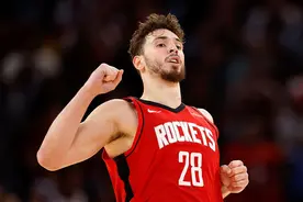 申京前两战场均20.5+16.5 火箭自1993年大梦后首人图片