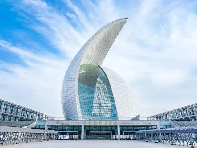 晴天持续！光明小木屋工会会员专享价！星空房车、烧烤露营、卡丁车…住宿体验官等你来→