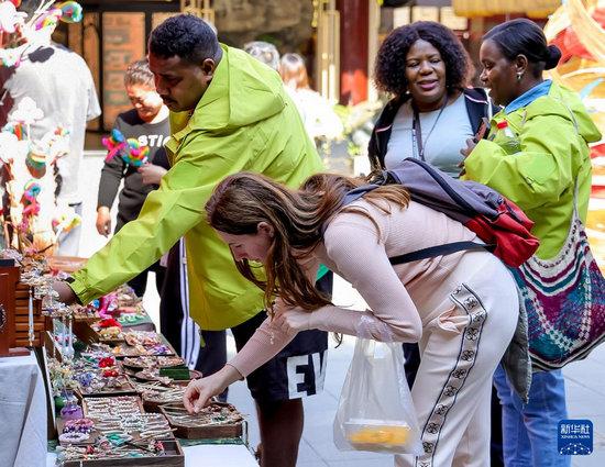 上海豫园：沉浸感受非遗魅力