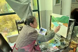 湖南老夫妇自学画画4年不间断，被网友称“梵高爷爷”和“摩西奶奶”图片