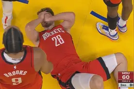 💥追梦肘击申京面部！后者痛苦倒地 追梦一级恶犯！图片