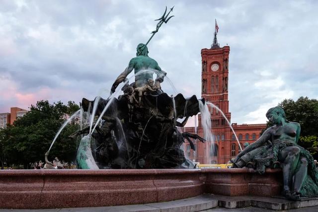 欧洲亚文化之都，“穷而性感”