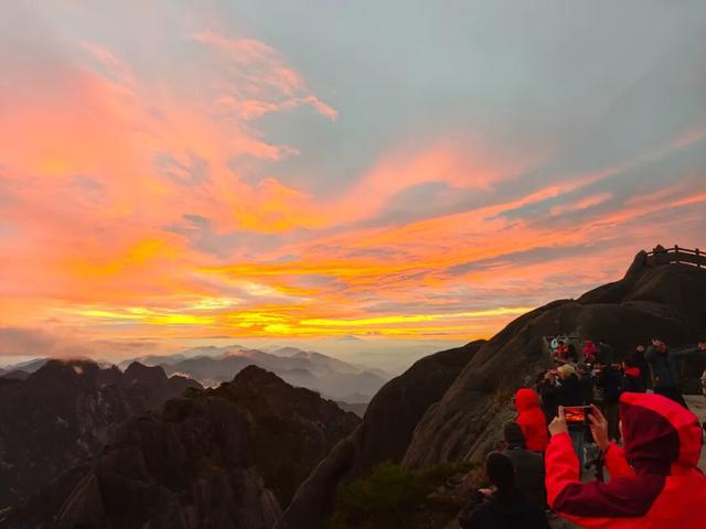 出片率100%！黄山风景区进入最佳赏秋期