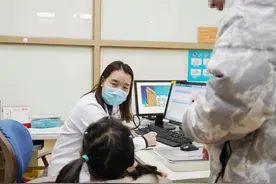 呕吐、腹泻患儿增多，家长别误判食物中毒！图片