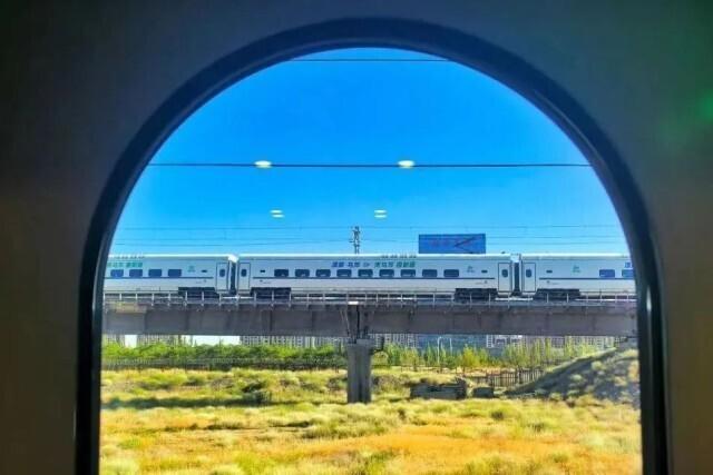 7个方向增开直达列车！网友：竟然能坐火车去看冰川了！