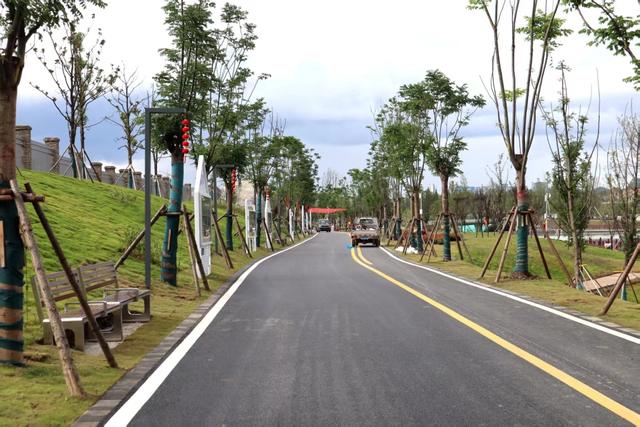 花溪湖公园国庆揭面纱 城市“绿心”成市民生态休闲新去处