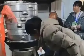 贵州一农村办“剃头酒”被镇村工作人员往食物撒盐，回应：劝阻沟通不畅，已道歉图片