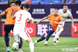 终于赢了！青岛海牛3：0力克长春亚泰获赛季首胜图片