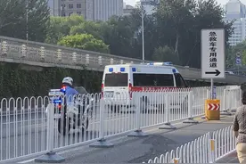 半岁罕见病患儿呼吸衰竭跨越2000多公里来京求医 6省交警接力护送提前2小时抵达图片