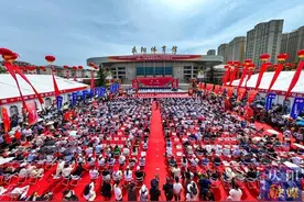 非遗“厚家底”带来发展“新引擎”——第十九届庆阳香包民俗文化节节会效应凸显图片