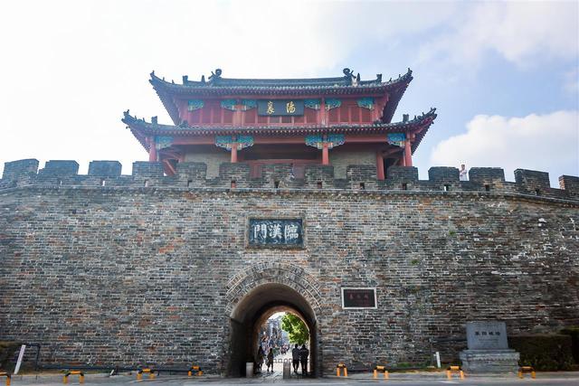 “这是活着的古城！”文旅大V跨越千年，探访襄阳古城、北街、管家巷