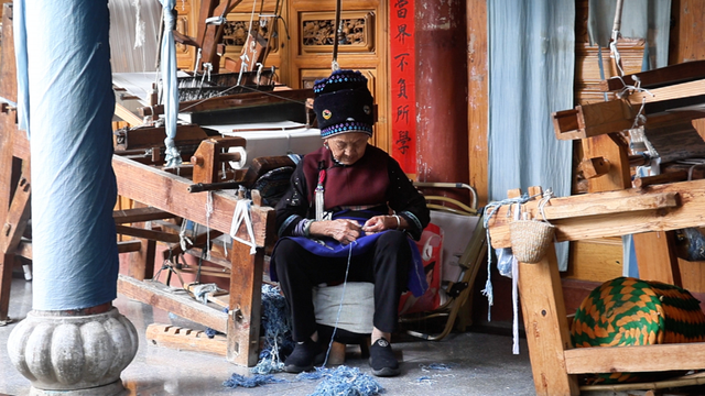 吾乡大藏·大理 | 从屋脊跃入人间，大理瓦猫“封印”解除