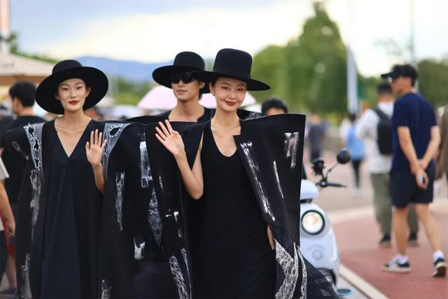 2025滇池国际咖啡文化嘉年华·图集丨活动首日，32.5万人次嗨爆滇池东西岸