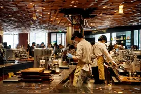 星巴克全球换帅又换CFO，零售元老接手，中国业务找搭子？图片