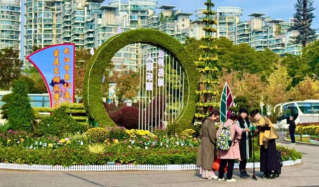 抢先打卡！东湖梨园菊香漫，秋日盛宴引客至