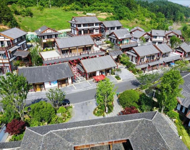 这么美，那么近，周末来清镇！这三条线路随你选