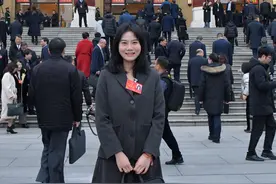 “钢腿女孩”牛钰：坚韧不拔地生活 百炼才能成钢图片