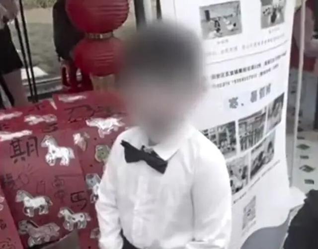 5岁男童小区内遇害	，厦门警方：59岁女性嫌疑人作案后自杀身亡