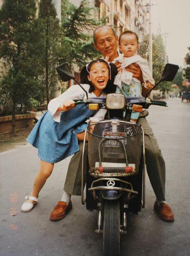 在南京民国户籍卡里，和逝去的家人“重逢”