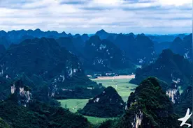 独特的喀斯特地貌，山势峻秀美景如画图片