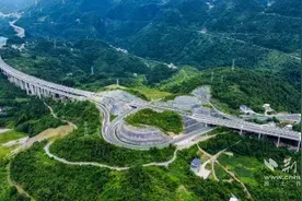 宜来高速鹤峰东段全面建成图片