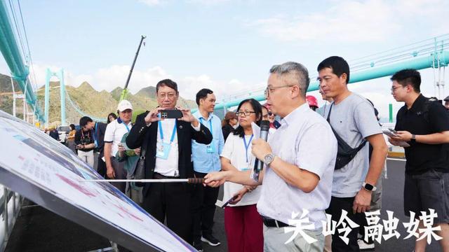 花江“桥”见丨2025“一带一路”中外媒体采访行活动走进关岭花江峡谷大桥