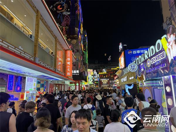 西南F4齐聚贵州寻夏采风！首站探访贵阳青云市集