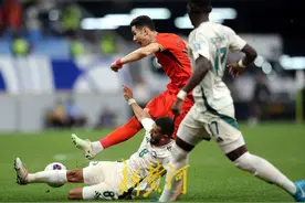 王上源下半场进球被吹，国足主场1比2惜败10人沙特图片