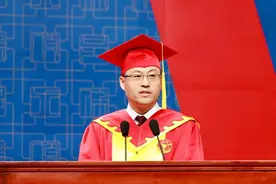 马琰铭履新浙大校长后首次毕业典礼讲话：一入浙大门，就是浙大人图片