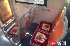 南京公交驾驶员为乘客备上“入冬N件套”图片