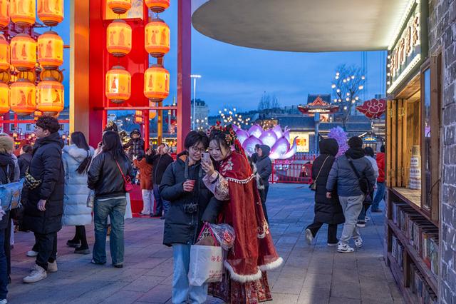 河头老街接待游客创新高
