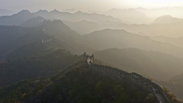 金山岭长城云雾缭绕景美如画