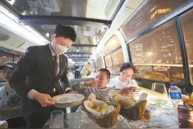 朝阳美食观光巴士启动试运营图片