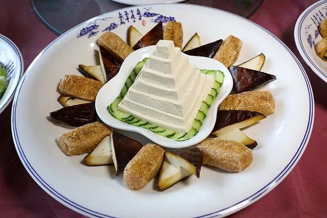 大雪一过，浙江古镇的屋檐下，挂满了江南的冬日滋味