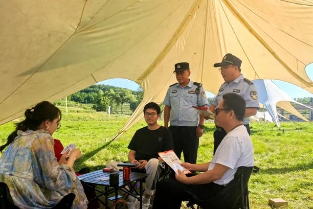 阳光下的守护丨清水公安：“景中有警” 让游客安心畅游