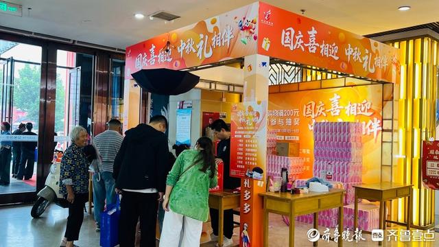 国庆假期邂逅城市烟火，济南泺口服装城成游客购物美食新地标